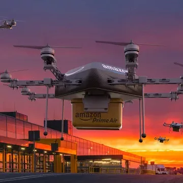 Amazon Drohne bringt Pakete